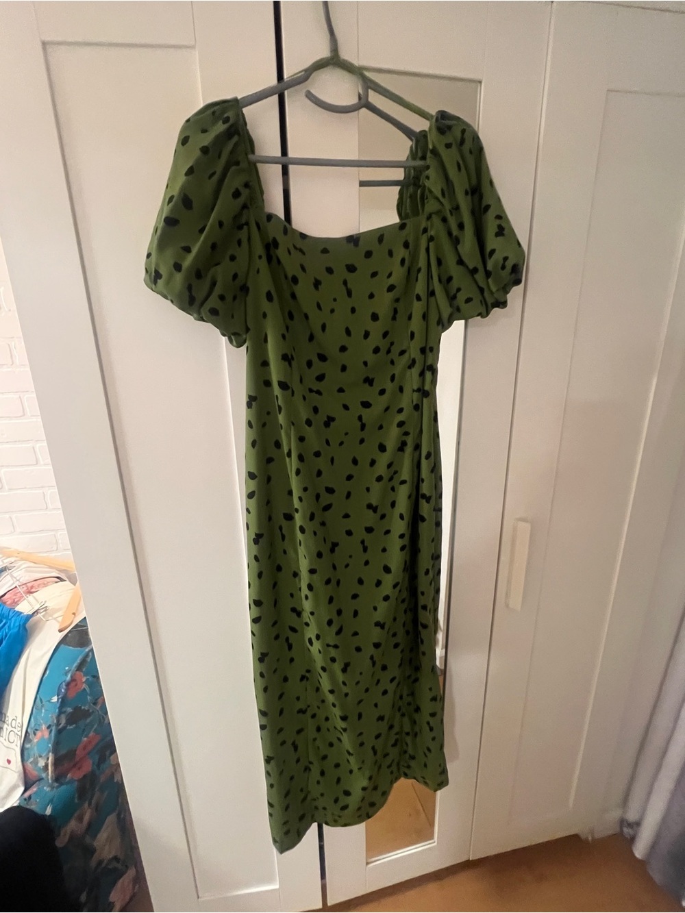 Green Puff-Sleeve Midi Dress - never worn! Perfect for Hadestown cosplay